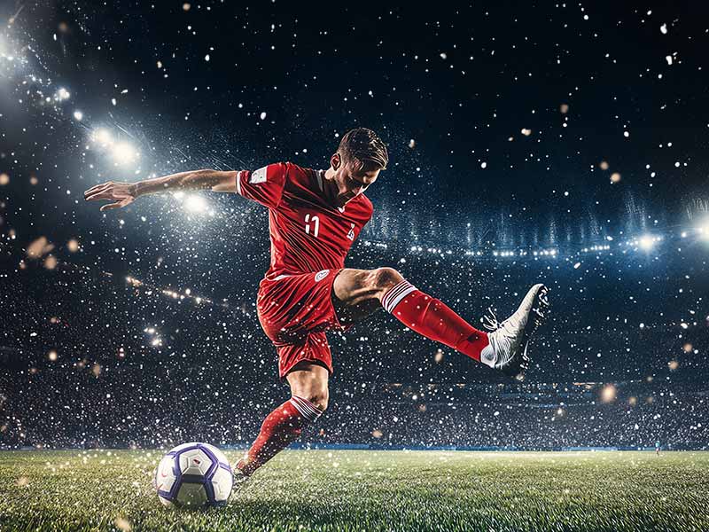 曼联此前在卡灵顿给多尔古庆生，多尔古称这是自己第二个家